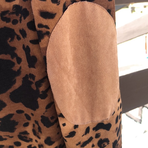Western Cardigan: Leopard/Suade elbows: Size M - Picture 3 of 3